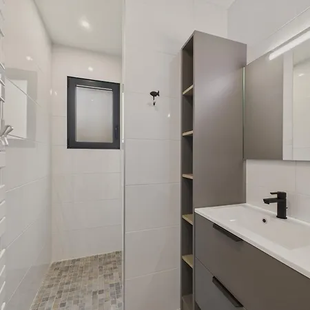 Jolie Maison Moderne - Jacuzzi - Terrasse Pour 4