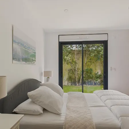 Jolie Maison Moderne - Jacuzzi - Terrasse Pour 4 * سانت جيل كروا دي فيي