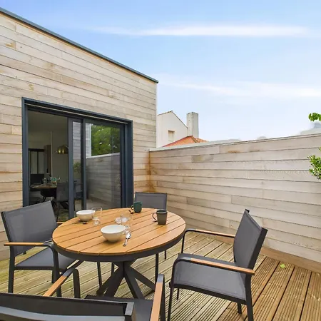 Jolie Maison Moderne - Jacuzzi - Terrasse Pour 4 * سانت جيل كروا دي فيي